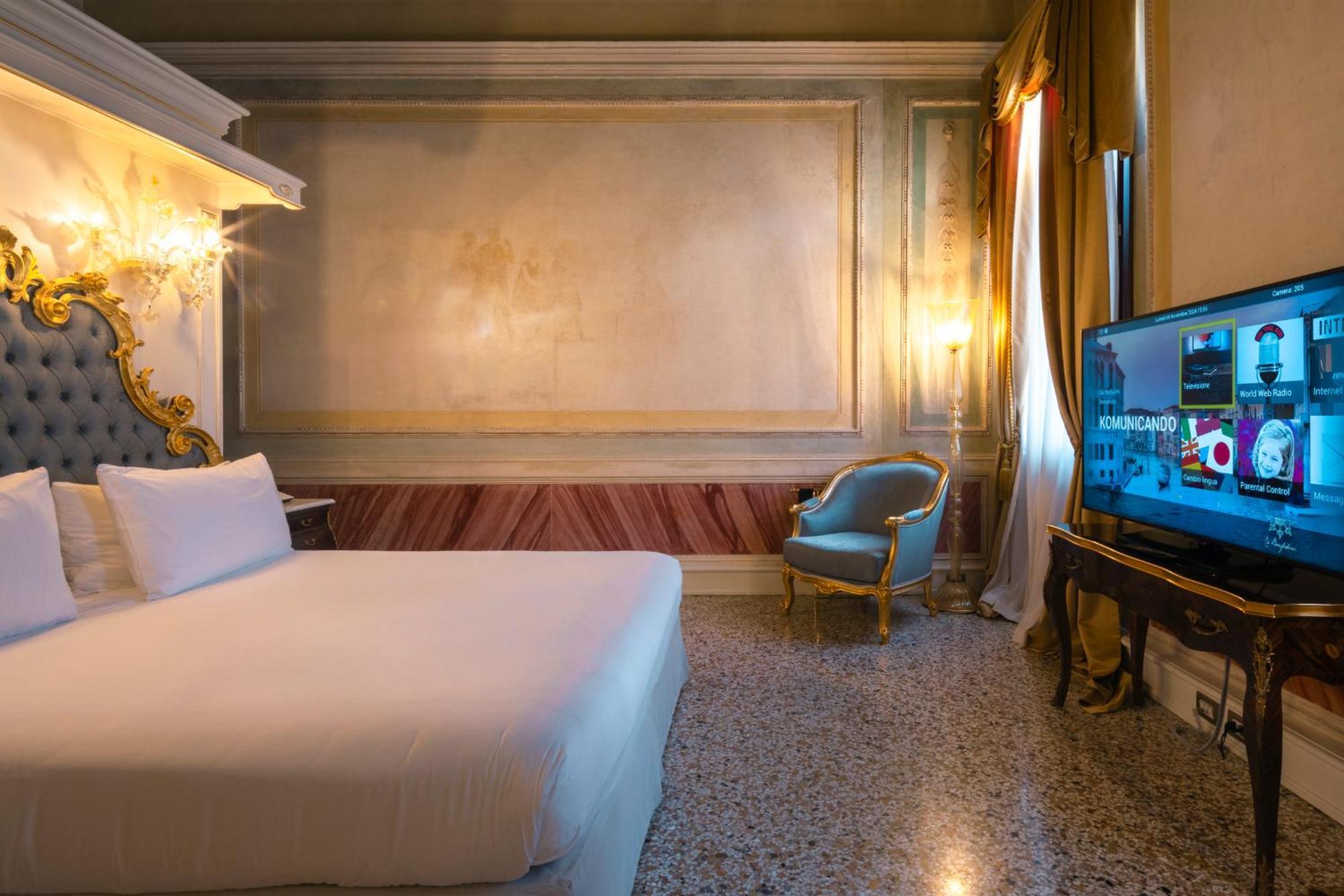 Ca' Bonfadini Historic Experience Hotel เวนิส ภายนอก รูปภาพ