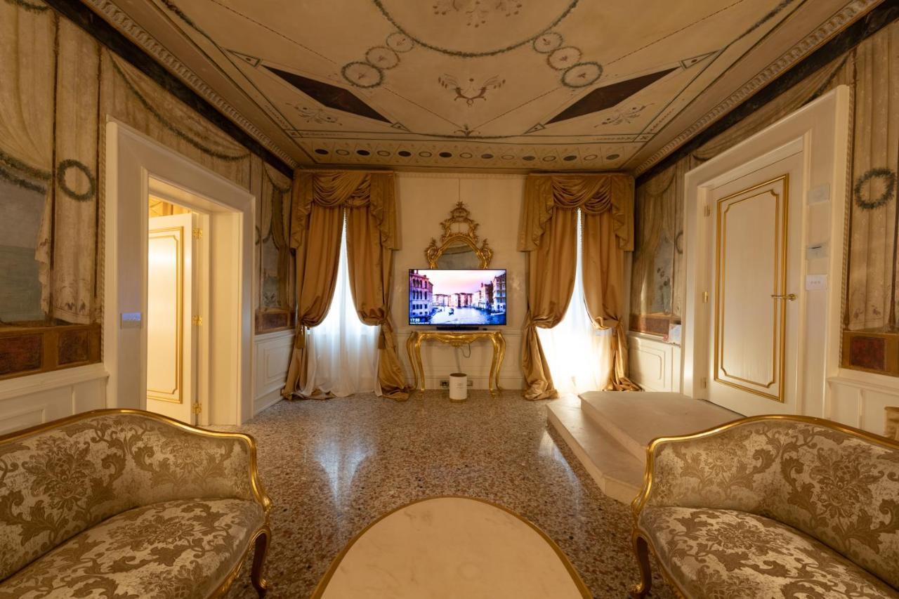 Ca' Bonfadini Historic Experience Hotel เวนิส ภายนอก รูปภาพ